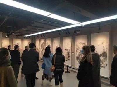 翰墨揚(yáng)清風(fēng)，光影繪廉韻——市自然資源局組織黨員干部參觀(guān)‘蜀道清風(fēng)’廉潔文化書(shū)法美術(shù)攝影作品展